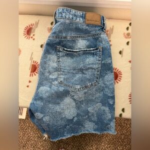American Eagle Floral shorts